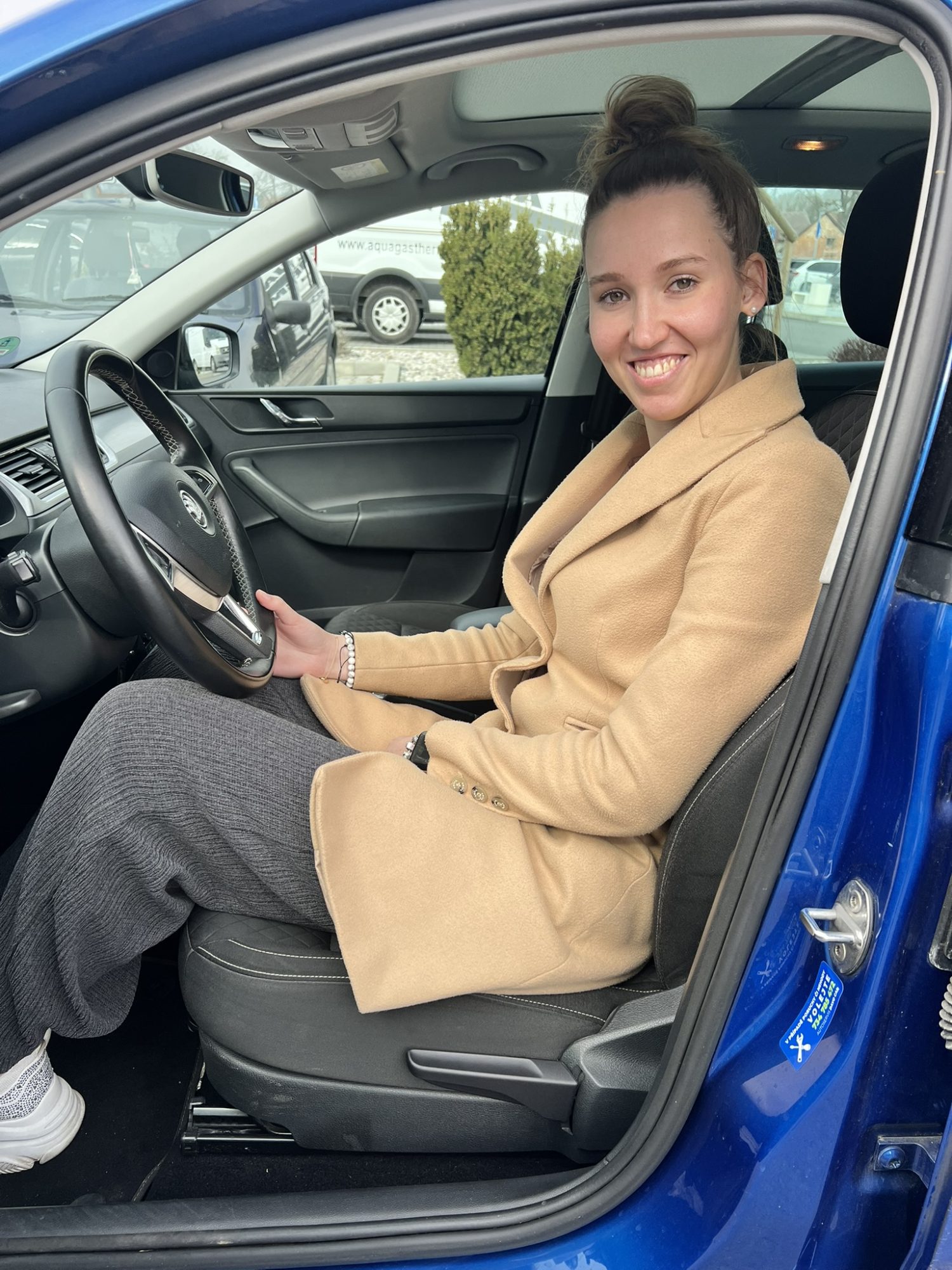 NATÁLKA KUPUJE V OLBRAMOVICÍCH SVÉ PRVNÍ AUTO (29. 3.)