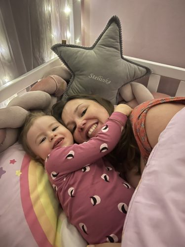 STELLINKA POPRVÉ SPINKÁ VE SVÉ NOVÉ POSTÝLCE (8. 5.)