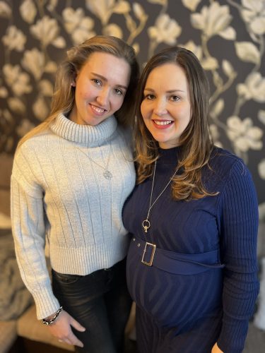 IVETKA S NATÁLKOU PO NÁVŠTĚVĚ U KADEŘNICE (20. 2.)