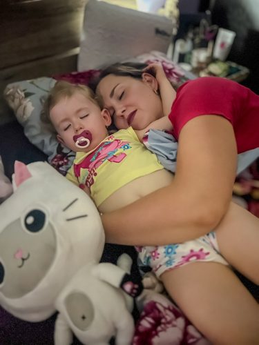 POSLEDNÍ NOC PŘED STELLINKY NÁSTUPEM DO ŠKOLKY (31. 8.)